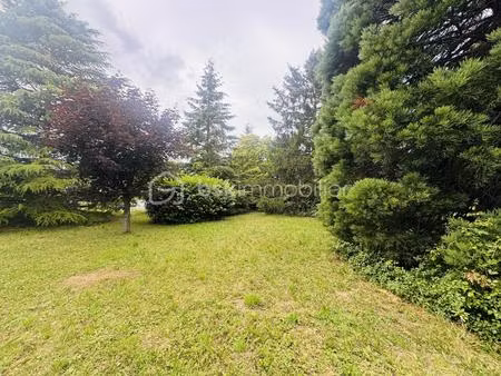 terrain de 1 044 m² à semoy