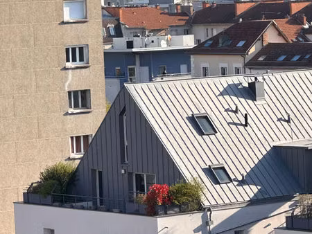 dernier étage avec terrasse