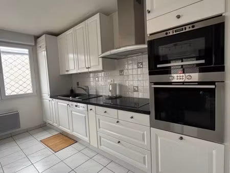 meublé de 75m² quartier prefecture avec parking