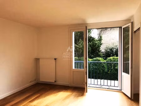 versailles ermitage appartement 4pièces 66.56 m² carrez situé au 1er étage avec grenier et