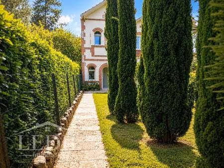 agen - dangla - perle rare - 146 m²  jardin  piscine et parking