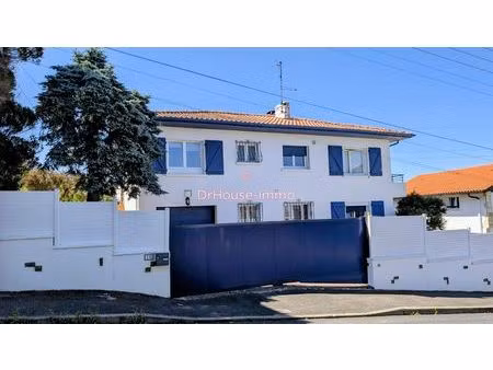 belle maison de famille: lumière  calme  belle vue  près du centre hendaye