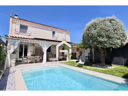 villa non mitoyenne 118 m²  piscine  dpe a  calme  faibles coûts énergétiques