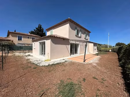 location villa 5 pièces 118 m² à ollioules (83190)  2 000 €