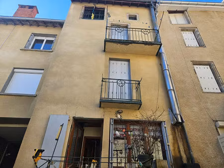 exclusivite ! maison de ville centre yssingeaux d'environ 110 m2 avec dépendances et balco