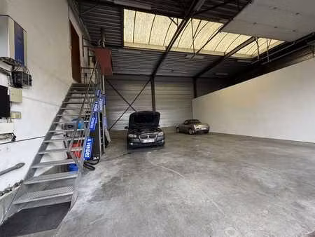 entrepôt + bureaux et parking zoning nivelles