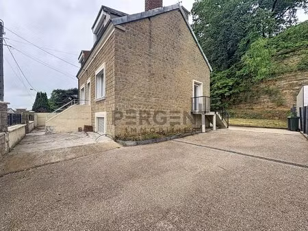 maison individuelle rénovée avec 4 chambres  terrasse et jardi