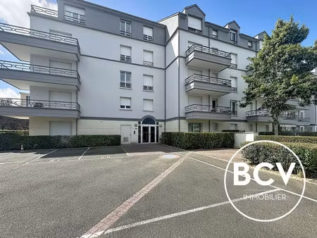 studio avec place de parking privative