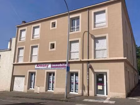vente bureaux et commerces à la roche-sur-yon centre ville (85000) : à vendre / la roche-s