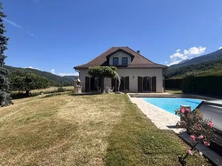 villa - 150m ²