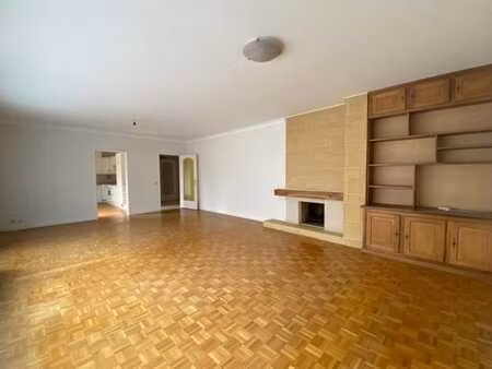 agréable appartement 3 chambres avec emplacement de parking