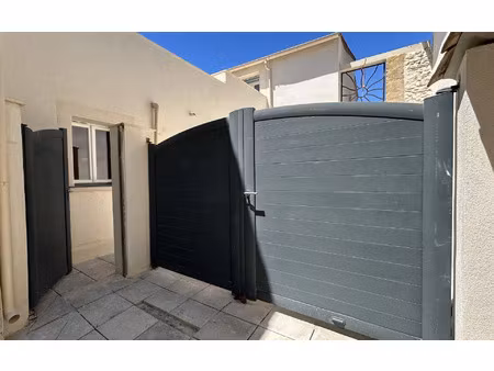 location appartement  71.38 m² t-3 à la fare-les-oliviers  1 150 €