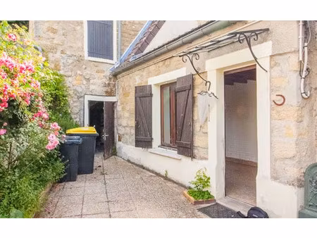location maison  m² t-3 à boissy-l'aillerie  910 €