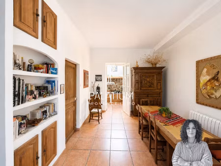 maison de ville du xix? siècle avec extérieur intimiste –