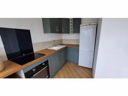 location meublée appartement 1 pièce 37 m² à les ulis (91940)  850 €