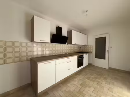 location appartement 3 pièces 70.23 m² à saint-michel-de-maurienne (73140)  930 €