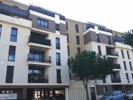 location appartement 2 pièces 42.5 m² à talence (33400)  945 €
