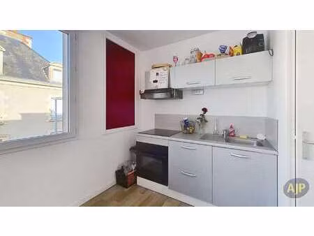 location appartement t1 à la roche-sur-yon centre ville (85000) : à louer t1 / 45m² la roc