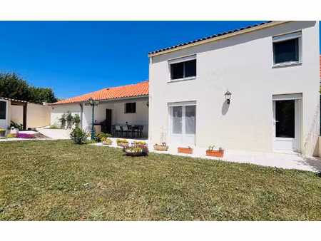 maison aytré 132 m² t-5 à vendre  494 000 €