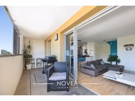 t3 en duplex de 64 m2 avec un grand balcon