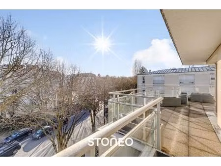 appartement 3 pièces en dernier étage avec terrasse