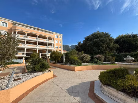 toulon -sainte anne : appartement t5 dernier étage 119m2