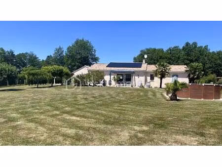 maison contemporaine de 130 m² à couze-et-saint-front