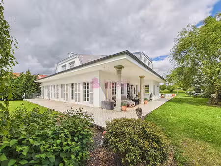 belle propriété familiale avec piscine et terrain constructible ay sur moselle
