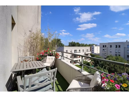 appartement 3 pièces lumineux au dernier étage à saint denis - porte de paris - stade de f