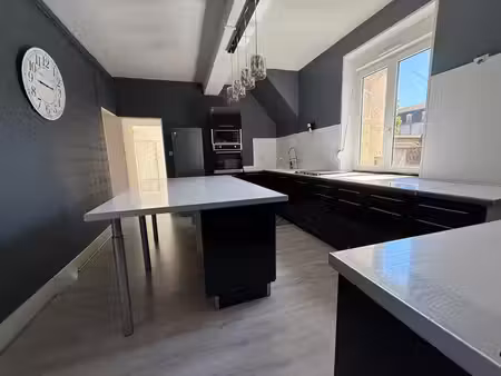 appartement 120 m² - 2 chambres - terrasse - parking - centre-ville gray