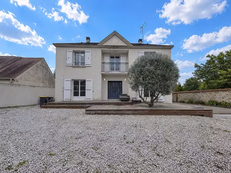 maison 6 pièces à vendre à chaumes-en-brie - 158 m² sur terrain de 1101 m²