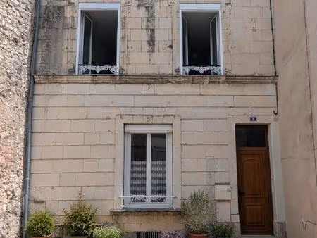 le lude centre-ville – maison de caractère 4 chambres  cave voûtée et commerces à pied