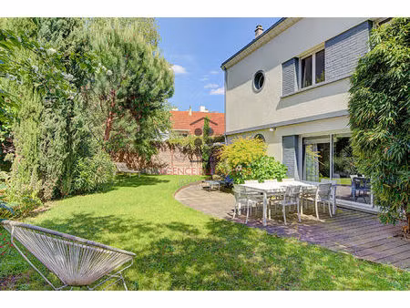maison suresnes / 7 pièces 195 m2 (260 m2 au sol) / liberté - bon état avec jardin intimis