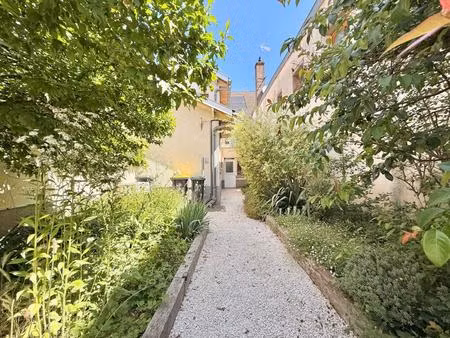immeuble de rapport avec fort potentiel – local commercial loué et appartement t3