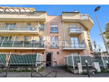 exclusivité appartement 3 pièces avec balcon et parking proche métro