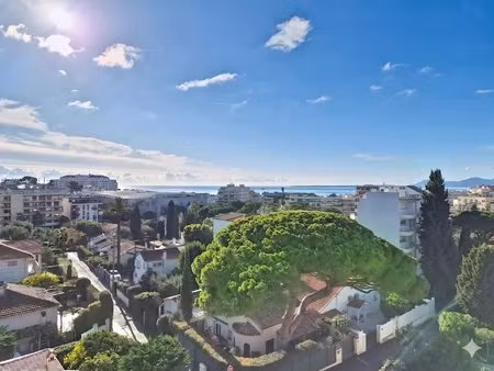 rare à la vente – dernier étage avec terrasse et vue mer au cœur de la pinède