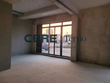 location commerce tours 206 m²