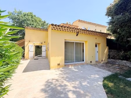 montauroux proche village villa 120m2 env 654m2 env de terrain