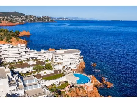 vue mer panoramique : appartement t2 d’exception de 52 m² pieds dans l’eau