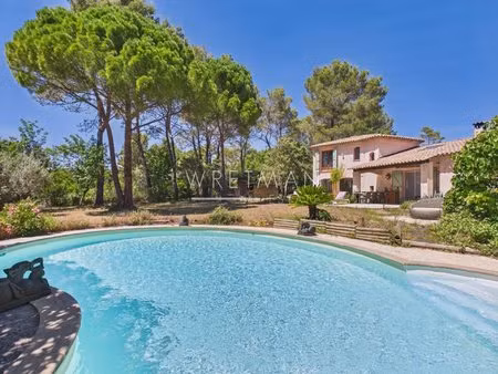villa avec piscine au calme - fayence