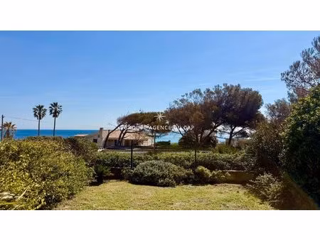villa vue mer 5 pieces a proximite immediate de la mer  a sainte maxime