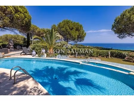 villa provençale d'exception avec vue mer panoramique saint
