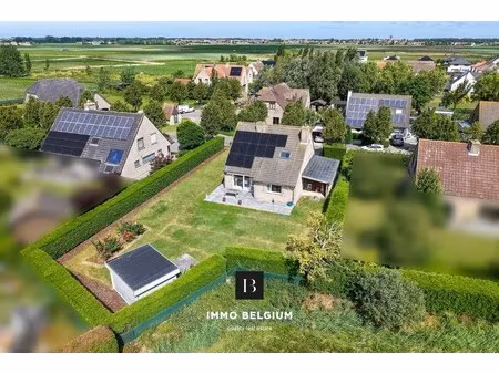 verzorgde vrijstaande villa met ruime tuin en epc-label b.