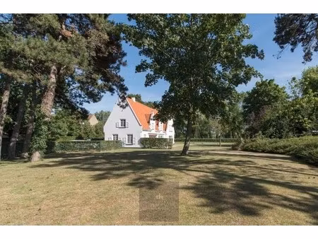 uitzonderlijke villa op 3299m² gelegen op toplocatie te nieuwpoort-bad.