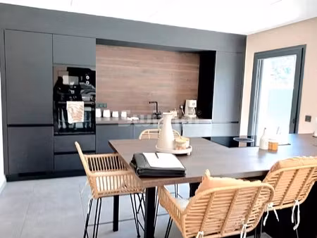 je pourrais bien être la maison que vous cherchez à cluses.