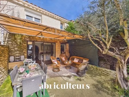 charme de la pierre : maison de ville - 100m² - cavaillon (saint jacques)