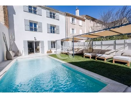 maison proche de toutes les commodités dans le village de bedoi