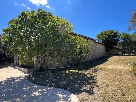 entre barjac et uzès  superbe maison en pierre avec vue panoramique