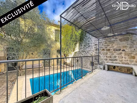maison de ville de 200 m² sur un terrain de 285 m² avec