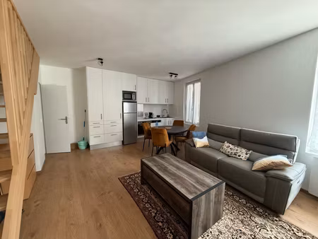 f2 de 48.80m² en duplex centre ville de crécy la chapelle